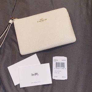 coach corner zip wristlet